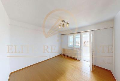 Apartament cu 3 camere decomandat în Casa de Cultură