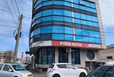 CENTRU ATELIERELOR(cod03) -Spatiu comercial cu suprafata vitrata mare - 18