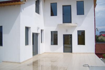 Spatiu comercial(birouri,depozit,locuinta,garaj,2 curti) - 9