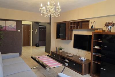 Apartament cu 2 camere semidecomandat, mobilat în P-ța Alba Iulia