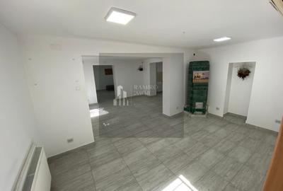 Apartament cu 7 camere semidecomandat în Mărășești