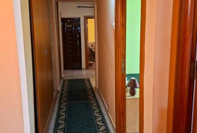 3 camere decomandate , centrala pe gaze, ,zona Dacia , pe SUD, pod  deasupra - 5