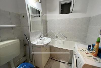 Apartament 3 camere de inchiriat | Zona Scoala de Inot - Sub Arini - 8