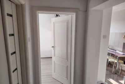 Apartament 3 camere  semidecomandat - zona Titan - 4