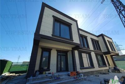 Duplex 8 camere cu doua intrari separate curte comuna Navodari - 1