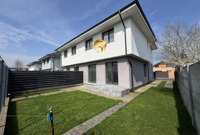 Casă cu 4 camere în Otopeni