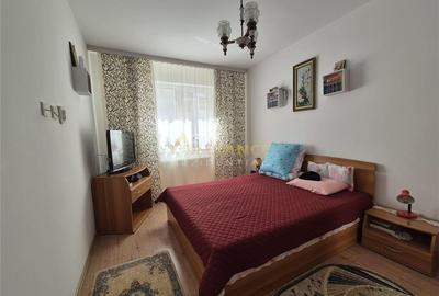 Apartament cu 2 camere decomandat, mobilat în Central