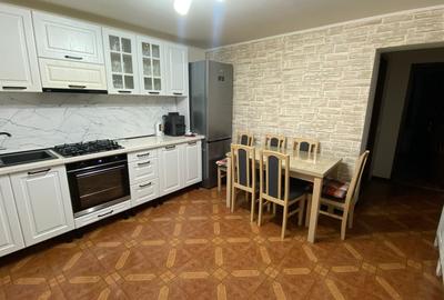 Apartament cu 3 camere semidecomandat în Iris