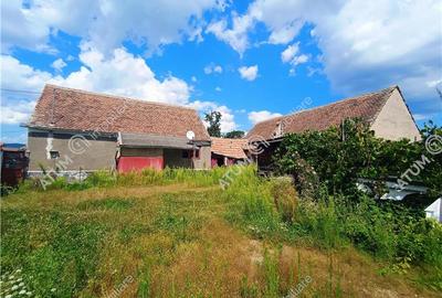 Casa cu 4 camere si 1650 mp teren la doar 30 km distanta de Sibiu - 2