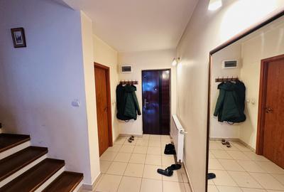 Duplex confortabil la Pădure-Rosu, 273 mp construiti, 199 mp teren, P+1+M, 5 cam - 5