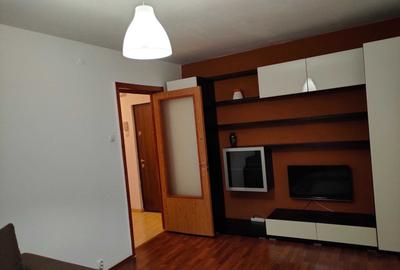 Apartament cu 2 camere decomandat în Olteniței