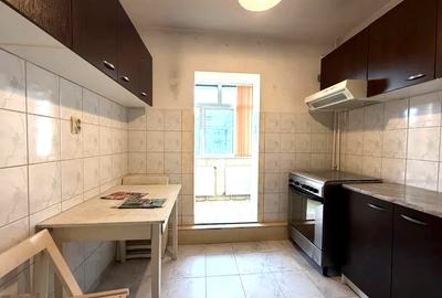 Apartament cu 2 camere decomandat în Nicolina