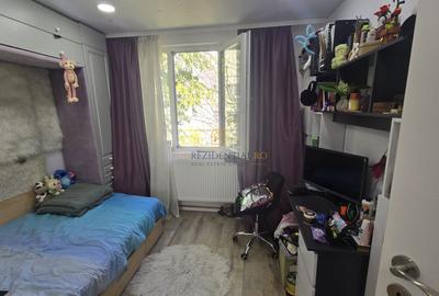 Apartament cu 4 camere de vanzare, Bd. C-tin Brancoveanu, Sector 4 - 9