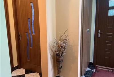 Apartament cu 4 camere zona  9 Mai - 9