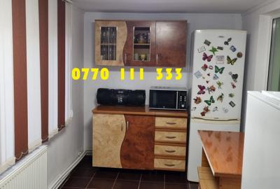 Apartament 2 camere Progresu, parter cu balcon mare. - 1