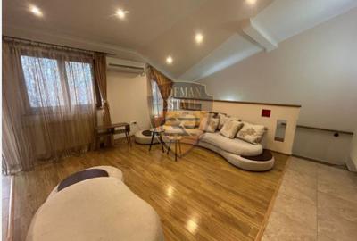 Apartament cu 4 camere decomandat, mobilat în Trocadero