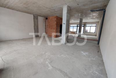 Spatiu comercial open space generos stradal cu vitrine Turnisor Sibiu - 4