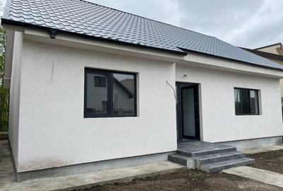 Oportunitate! Casa la sol, 3 camere, posibilitate mansardare, Valu lui Traian! - 1