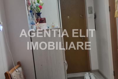 Garsoniera, bloc de apartamente, zona Mall - 6