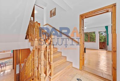 Vilă cu 6 dormitoare, 2 garaje, anexe multiple - 2076 mp teren - 15