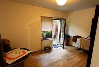 Apartament cu gradina in bloc tip vila, 75 mp util + 120 mp, parcare - 5