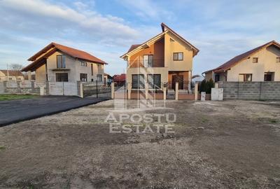 Casă cu 6 camere în Pesac