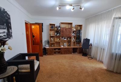 KM.4-5 APARTAMENT 3 CAMERE , MOBILAT, UTILAT, CENTRALA GAZ, LOC PARCARE , BOXA - 1