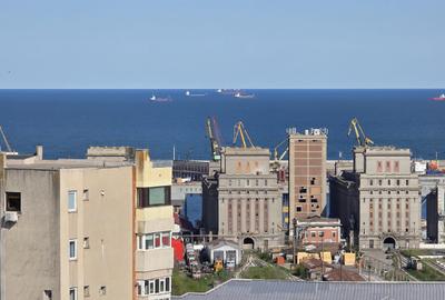 SUPEROCAZIE ! GARA 2 CAMERE DECOMANDATE RENOVAT MOBILAT VEDERE LA MARE 76.900 E - 19