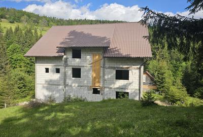 Casă de vacanță + teren intravilan suprafață 2.075mp, Bubești, Arieșeni - 1