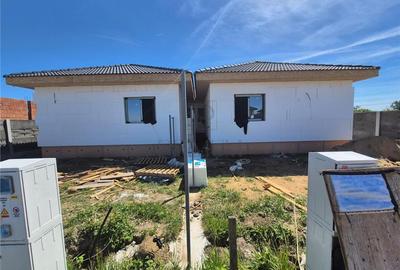Duplex 4 camere - despartit prin CT - zona foarte buna - asfalt - posibilitate a - 3