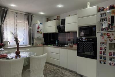 Apartament 3 camere,decomandat,parter+curte interioara, zona Progresu - 4