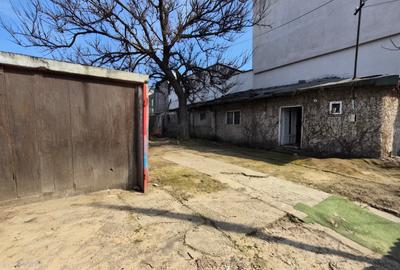 Casă cu 5 camere în Faleza Nord