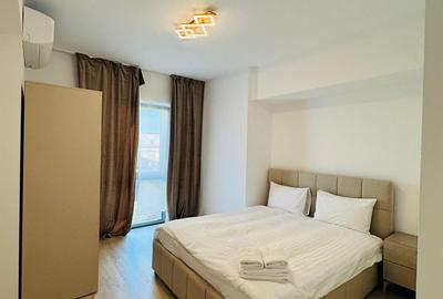 Apartament cu 3 camere, mobilat în P-ța Unirii