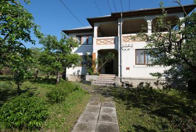 Vanzare casa mare cu etaj si 6200 mp teren intravilan Fieni, judetul Dambovita - 9