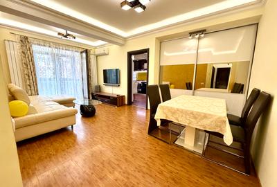 Apartament cu 3 camere semidecomandat în Decebal