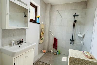 Casa cochetă la 2 minute de București în Roșu, Chiajna, zonă superbă, 4 camere - 7