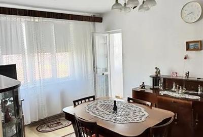 Apartament 2 camere etaj intermediar zona Noua - 1