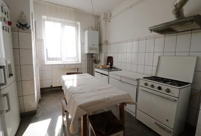 Proprietar 3 camere + boxă PITEȘTI tavan înalt - 2