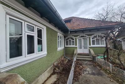 Casă cu 3 camere în Agârcia