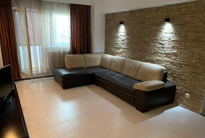 Apartament cu 3 camere semidecomandat, mobilat în Sebastian