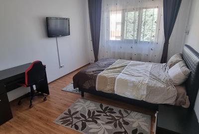 Vila cu piscina zona Iancu Nicolae-Pipera 5 camere - 7