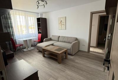 Apartament cu 3 camere semidecomandat, mobilat în Ultracentral