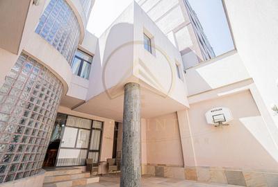 Ultracentral -Cladire impozanta  D+P+2E. - 43