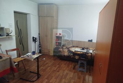 Garsoniera,Dristor,Ramnicul Sarat,bl.MIXT,reabilitat,et.1/10,DECOMANDATA,Stradal - 1