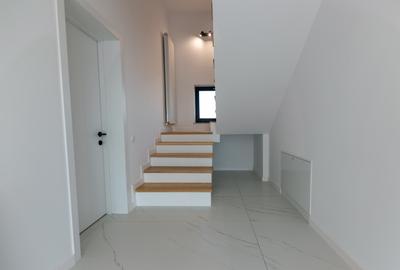 Casa moderna P+1  cu vedere la lac , Corbu - 14