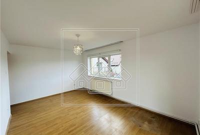 Apartament de vanzare in Sibiu - 3 camere, balcon - Zona Trei Stejari - 4