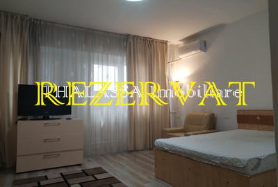 Garsonieră decomandată, mobilată în Central