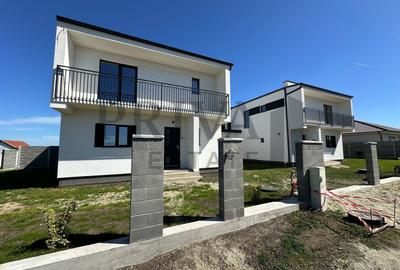 Casă individuală cu 5 camere în Dumbrăvița