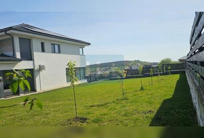Casa ultrafinisata, garaj, panouri fotovoltaice - 4