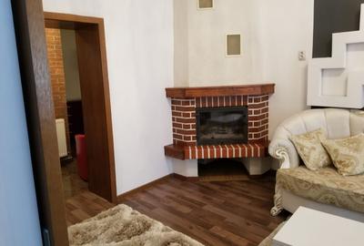 Apartament cu 2 camere semidecomandat, mobilat în Centrul Civic